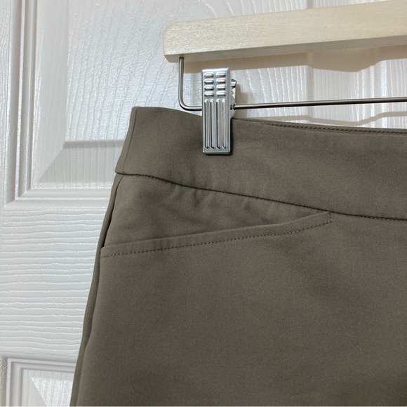 Chico’s 1 Fabulously Slimming Taupe High Rise Capri Cropped Pants 8 Office - Picture 6 of 10